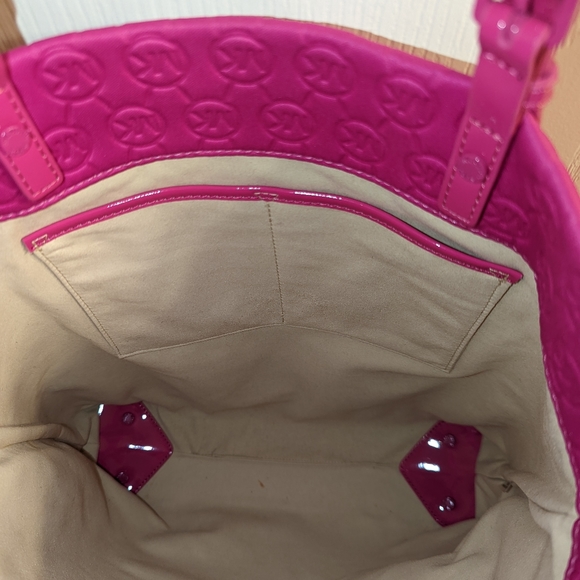 Michael Kors Hot Fucshia Pink Embossed Fabric Tote EUC - Picture 4 of 6